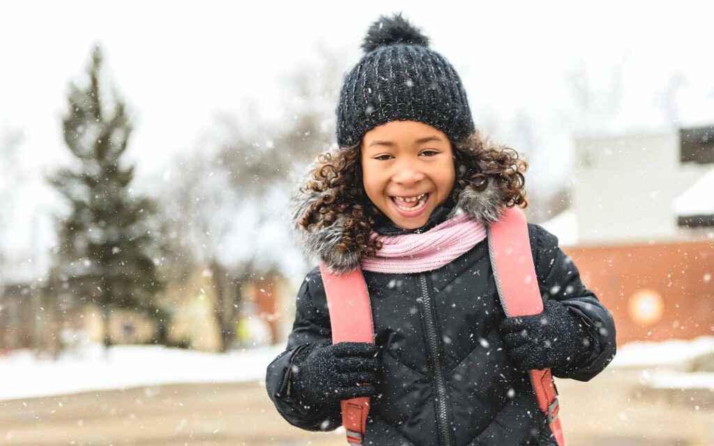 Mädchen mit Schulranzen