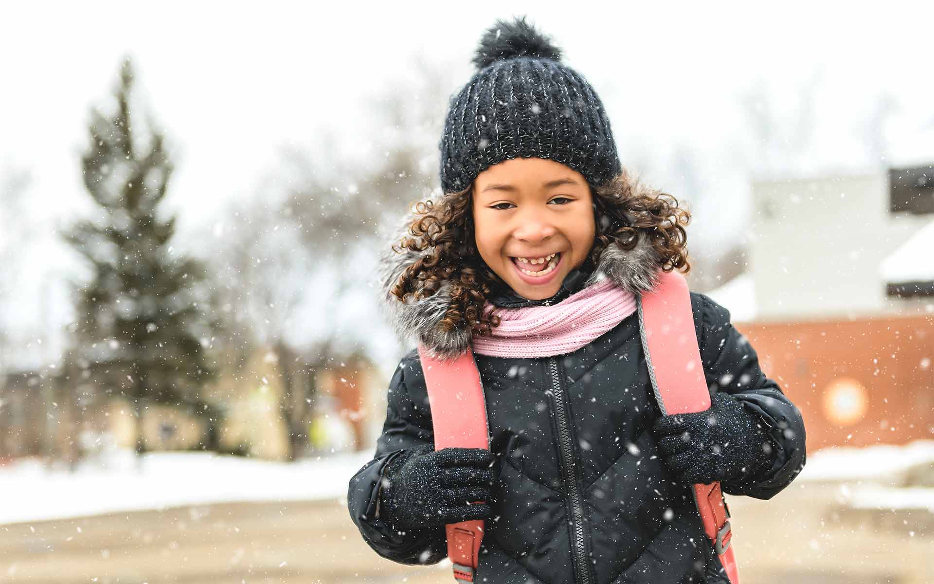 Mädchen mit Schulranzen