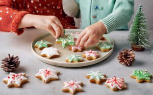 Weihnachtskekse backen