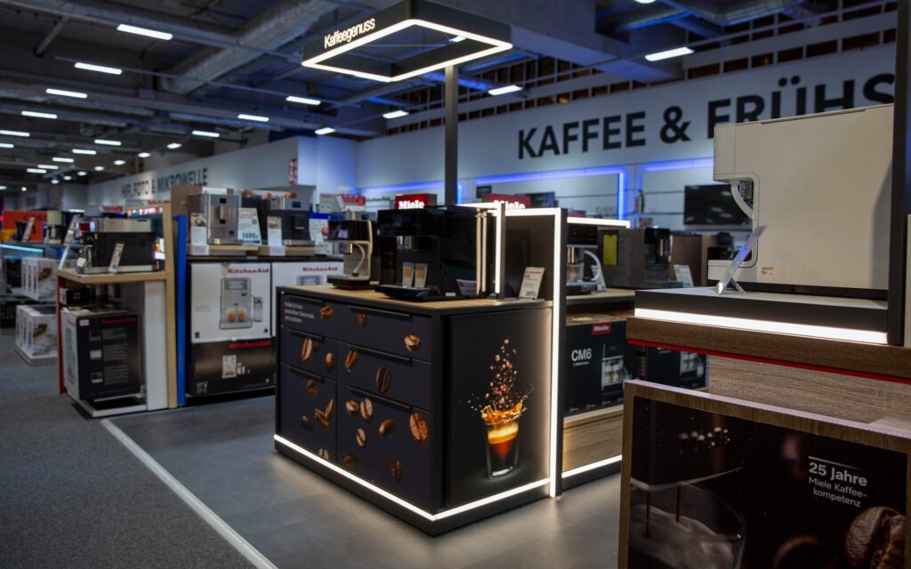 Kaffee und Frühstücksbereich der TechnikWelt