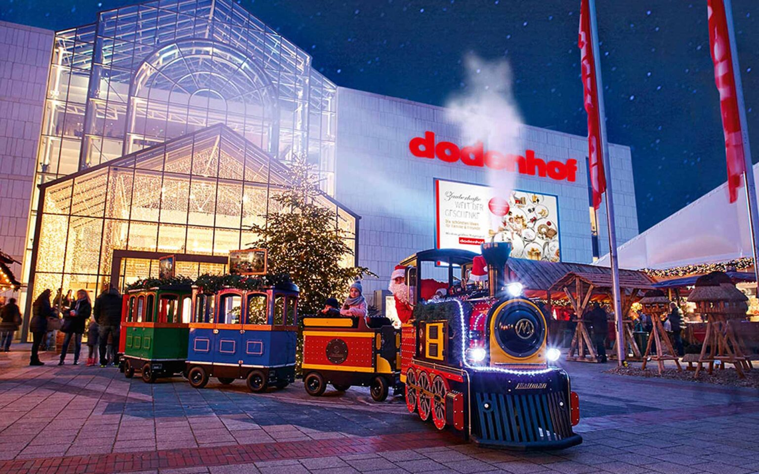 Weihnachtsbahn Molli auf dem Vorplatz