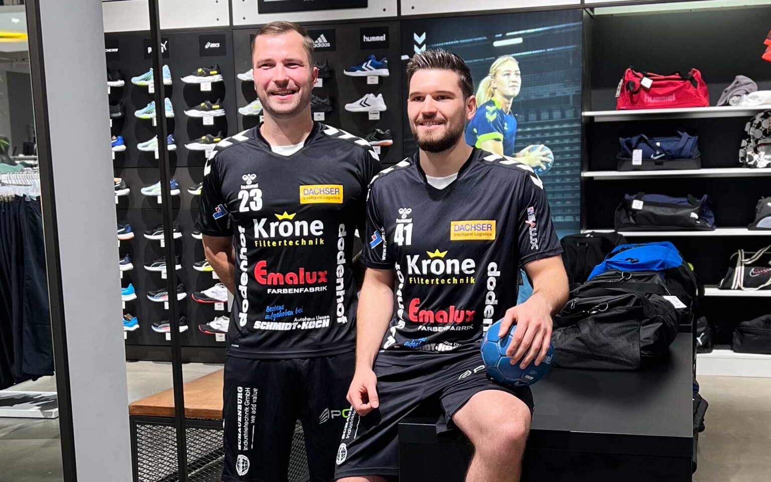 Teamsport zwei Handballer