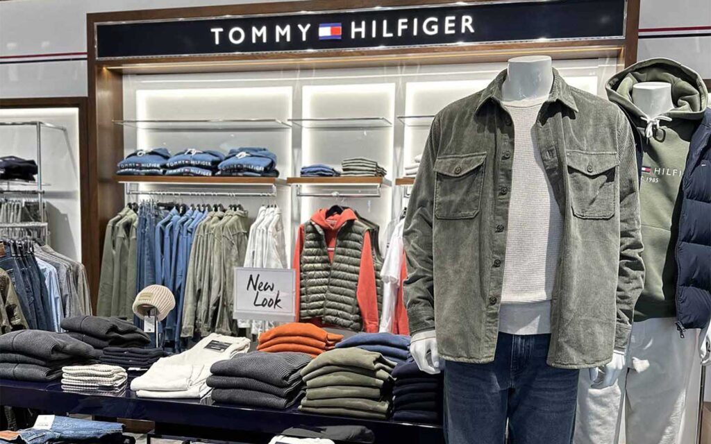 Mode für Herren in Khaki un dbLau von tommy hilifiger