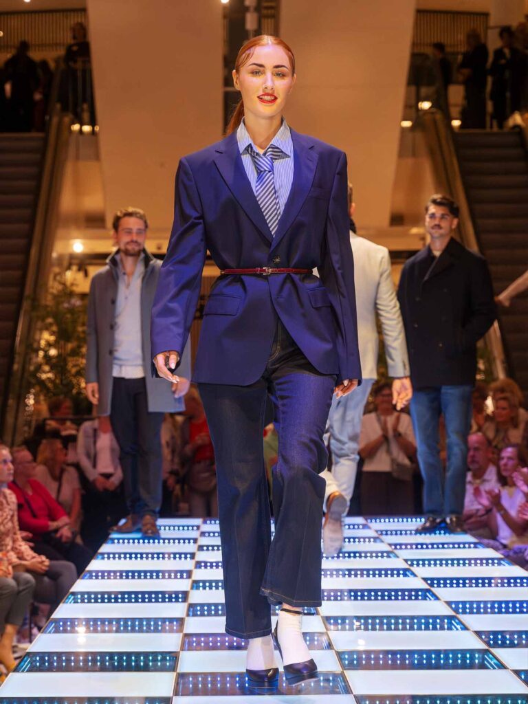 Model im Anzug