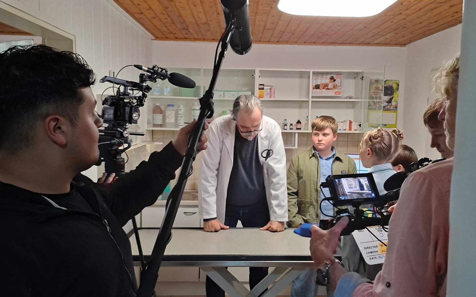 Filmcrew beim filem einer Szene