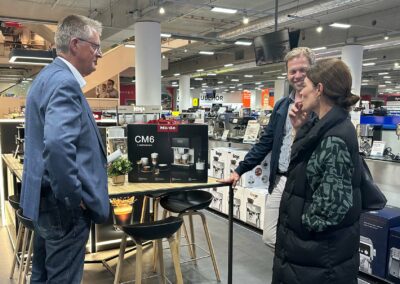 Treue Gewinnspiel Gewinn Übergabe in der TechnikWelt