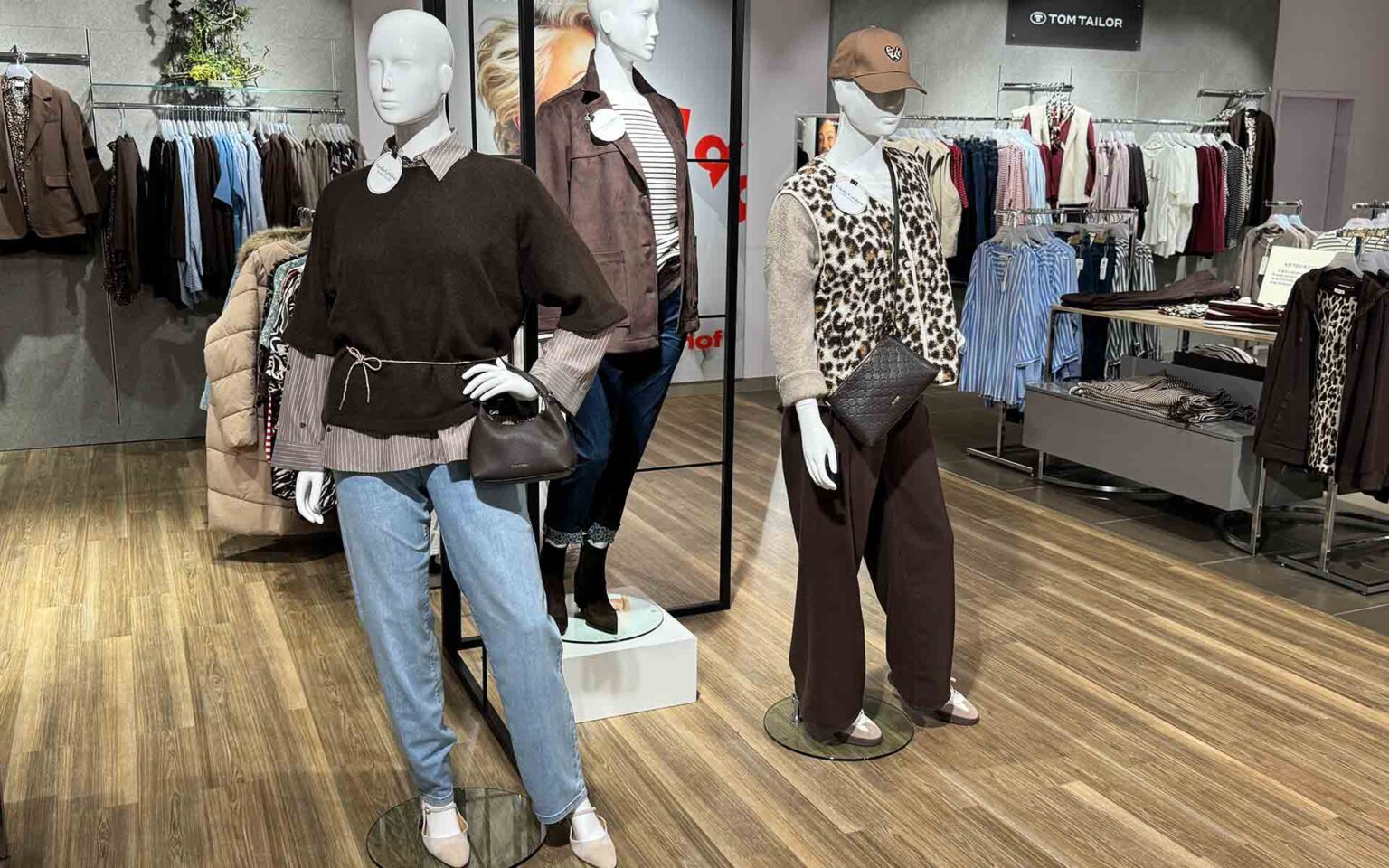 Große Größen Figuren in braunen Looks