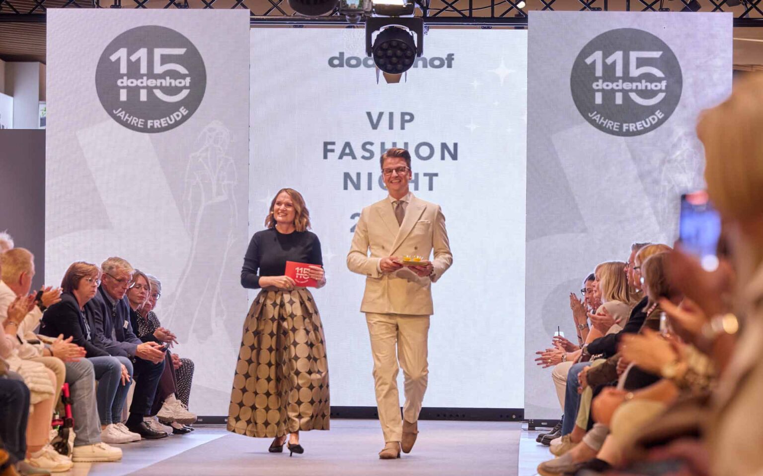 Moderatoren bei der Fashion Show
