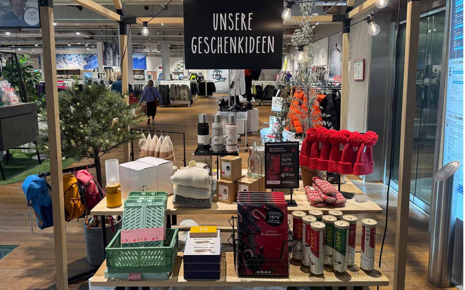 Häuschen mit Geschenkideen in der SportWelt