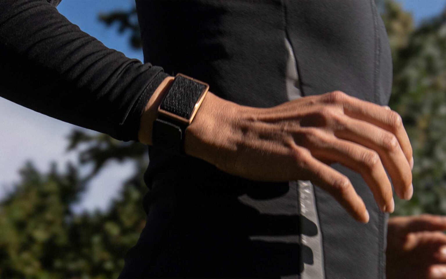 Arm in geschwungener Haltung mit dem Polar Loop