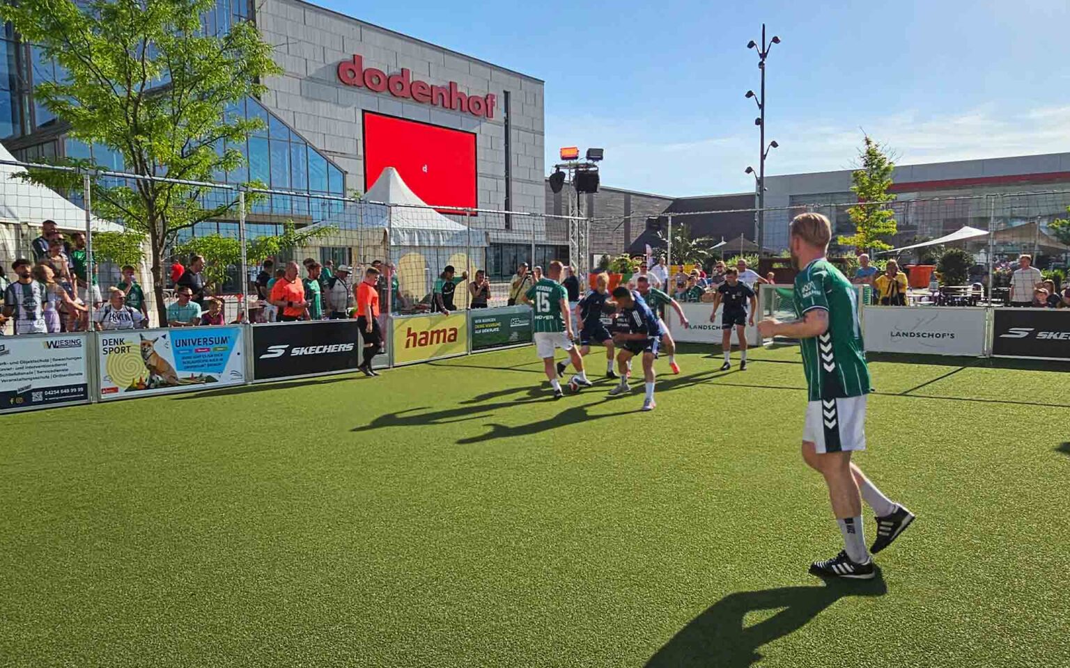 Fußballspieler auf dem Soccer Court