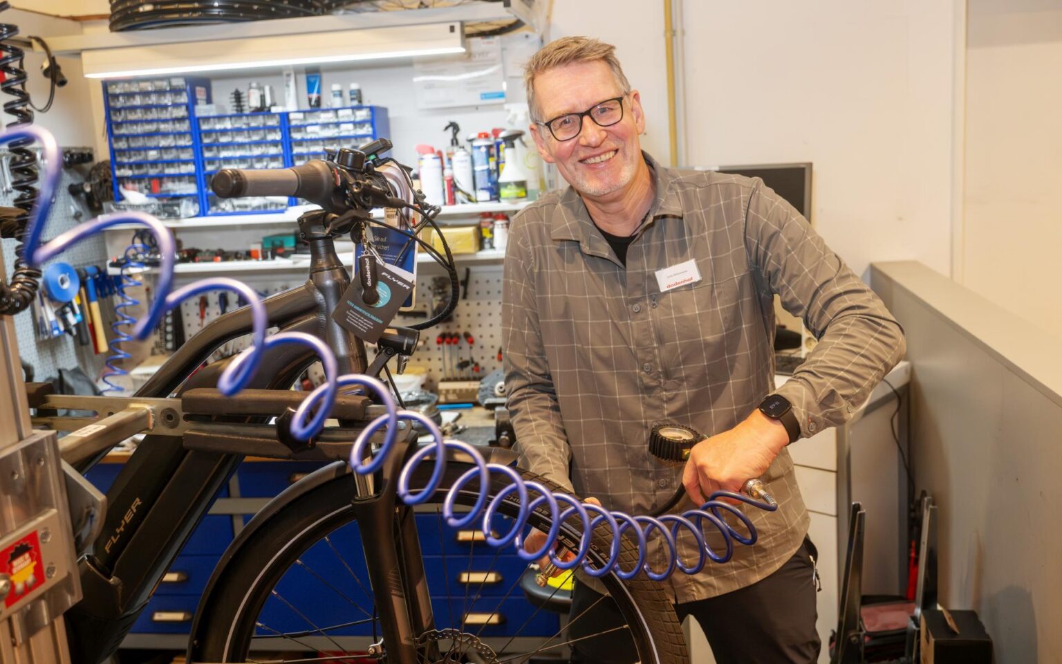 Luft prüfen in der Fahrrad Werkstatt