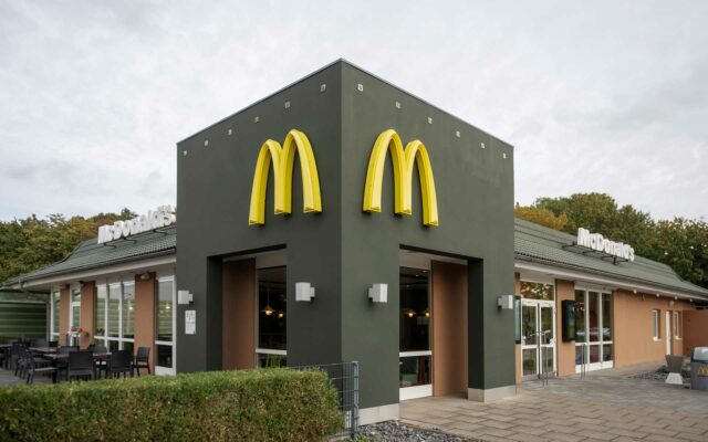 ph aussengelaende mc donalds 129 1920x1200px