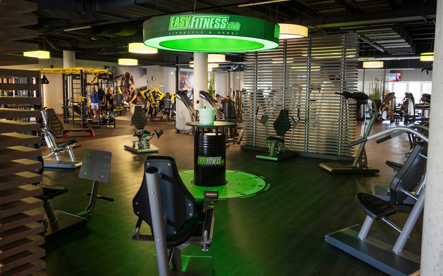 Fitnessgeräte für ein Zirkeltraining bei Easyfitness