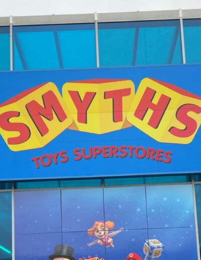 Smyth Toys Eingangsbereich