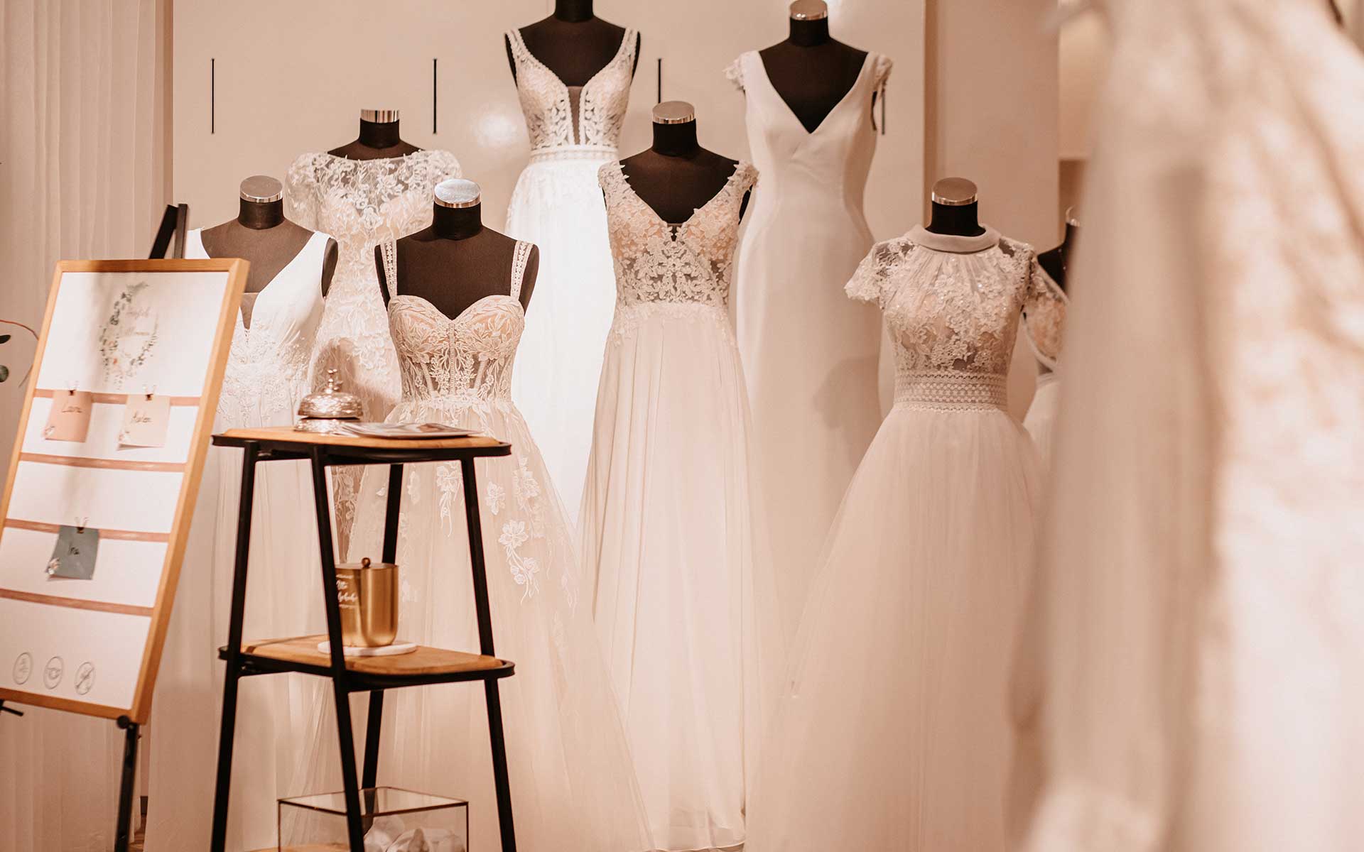 ModeWelt Brautmoden Beratung Hochzeitskleider