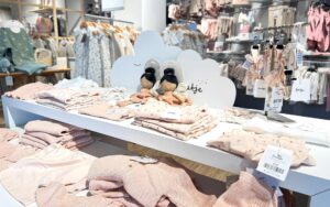 Rosa Babykleidung von feetje