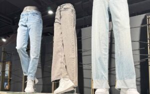 Damen Baggy Jeans auf Figuren