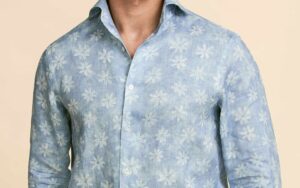 Maßgeschneidertes Hemd in Blau mit floralem Print