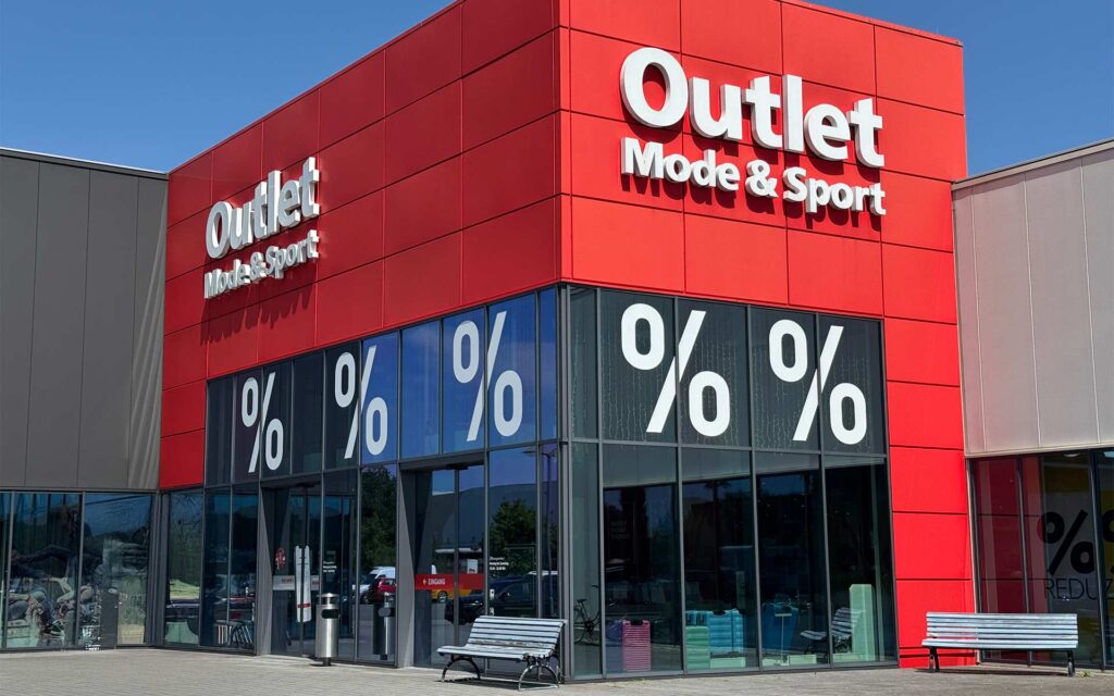 Outlet Mode & Sport von außen