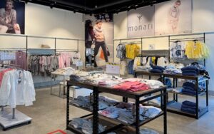Kleidung von monari im Outlet