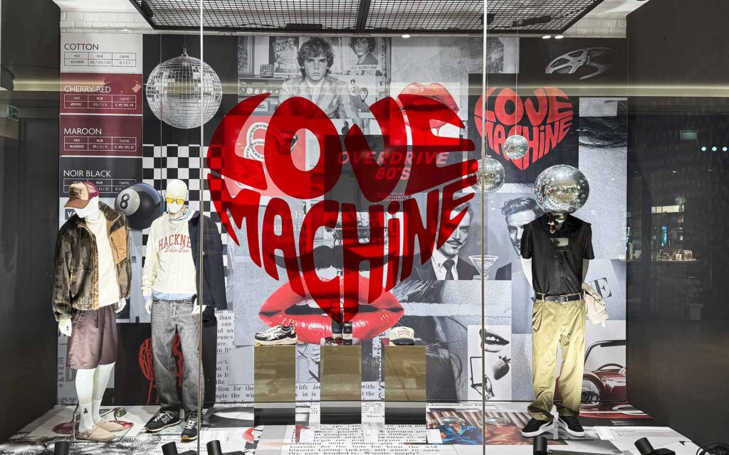 Schaufenster d-strict in Posthausen mit Lovemachine Design