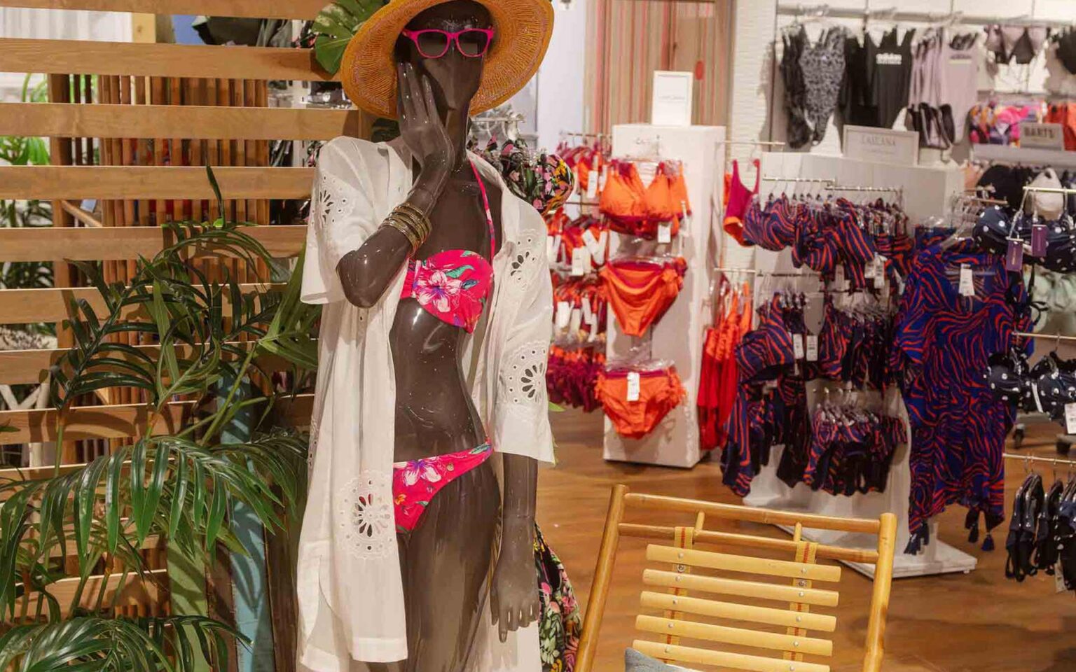Damen Figur mit Bademode in der Sportwelt