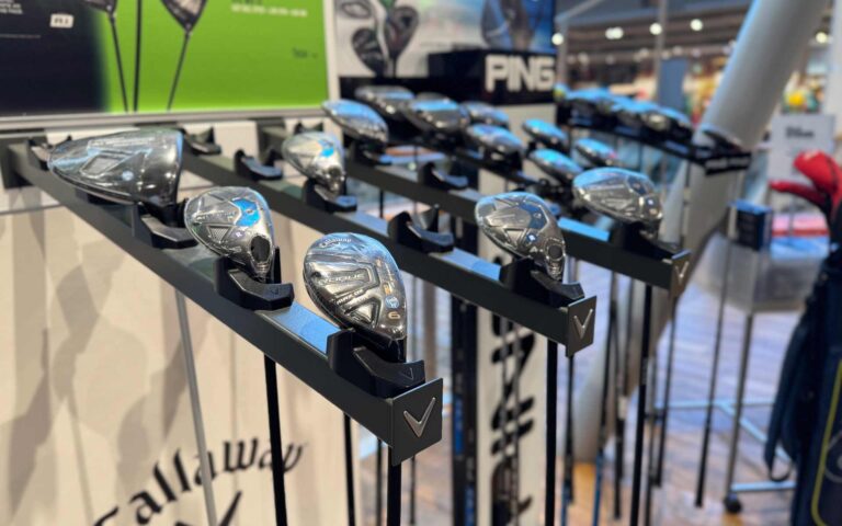 Verschiedene Golfschkäger in der SportWelt