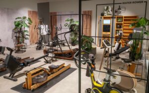 Große Fitnessgeräte in der SportWelt
