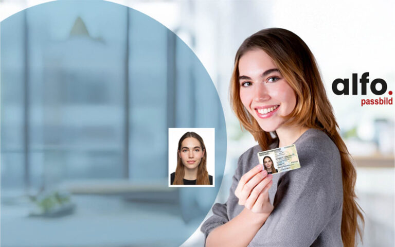 Frau hält ihren Ausweis in der Hand und daneben ist ihr E-Passbild abgebildet