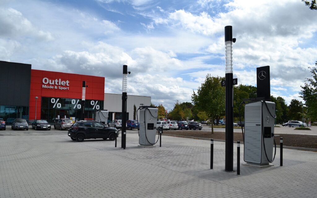 Sechs neue Ladepunkte für E-Autos bei dodenhof