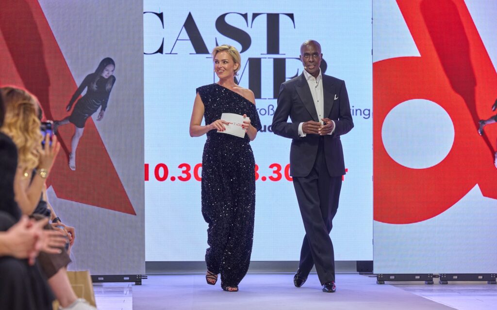 Model Tina Jahnke und Bruce Darnell moderierten das Finale von "Cast Me!"