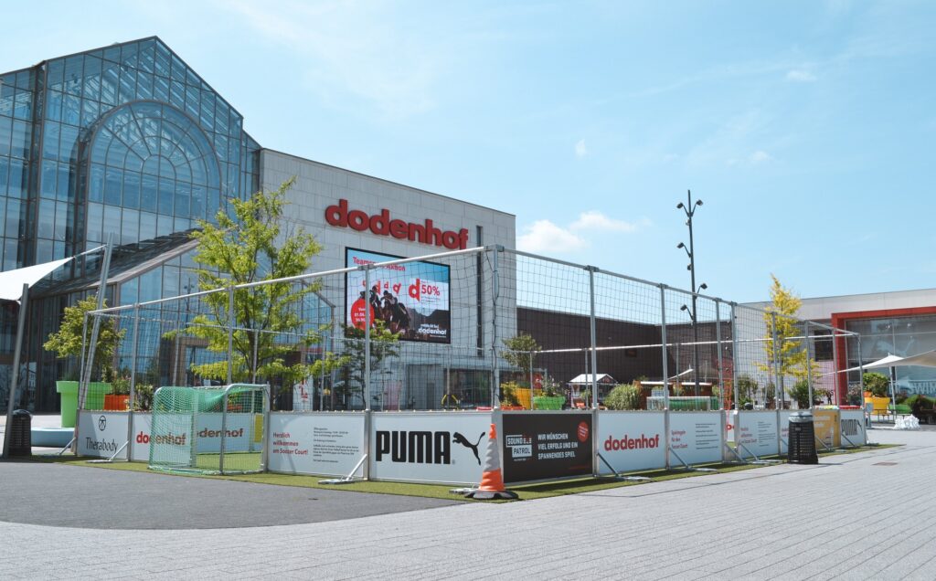 Mobiler Soccer Court auf der dodenhof Plaza