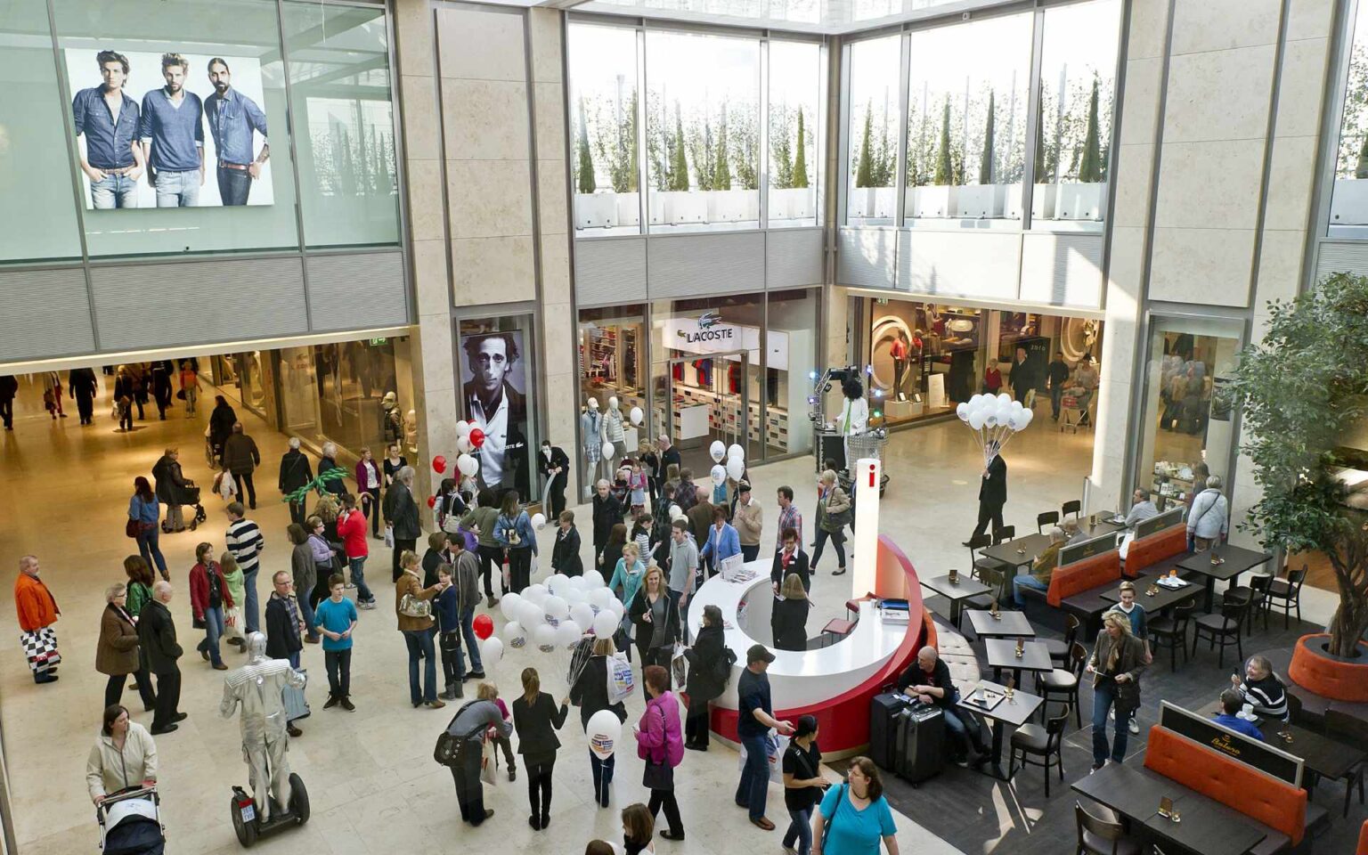 dodenhof Posthausen Shoppingmall Innenbereich