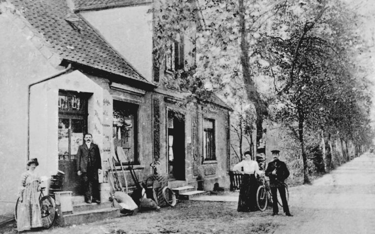 Gemischtwarenladen in Stellenfelde von Hermann Dodenhof Außenansicht
