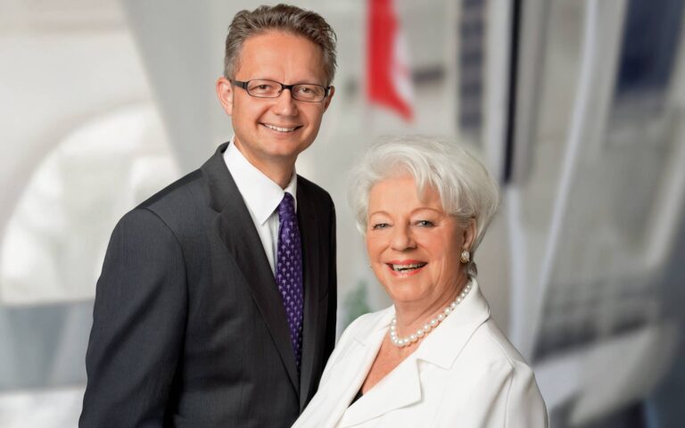 Inhaber Ralph Dodenhof mit seiner Mutter Gloria Dodenhof, der ehemaligen Inhaberin