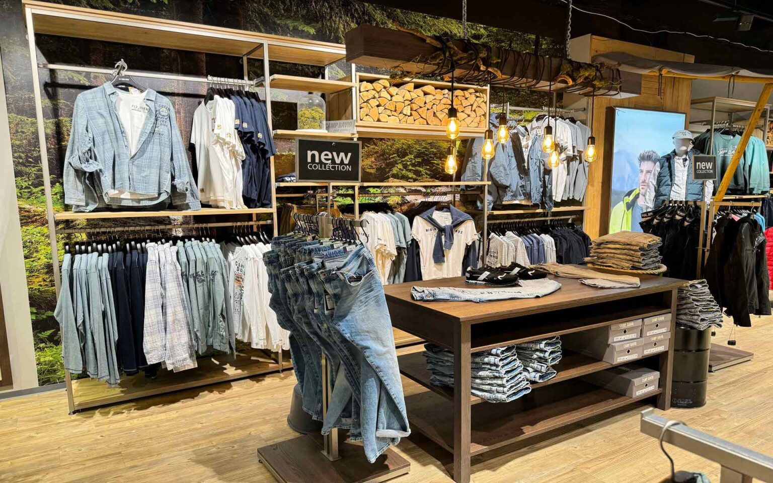 Menswear mit hohem blauen Jeansanteil