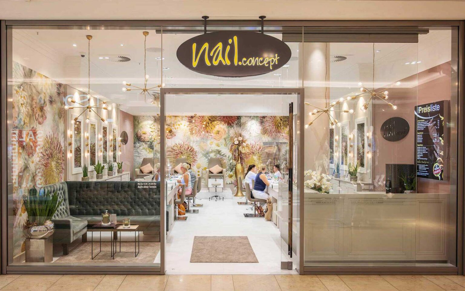 Nail Concept Shopmall von außen