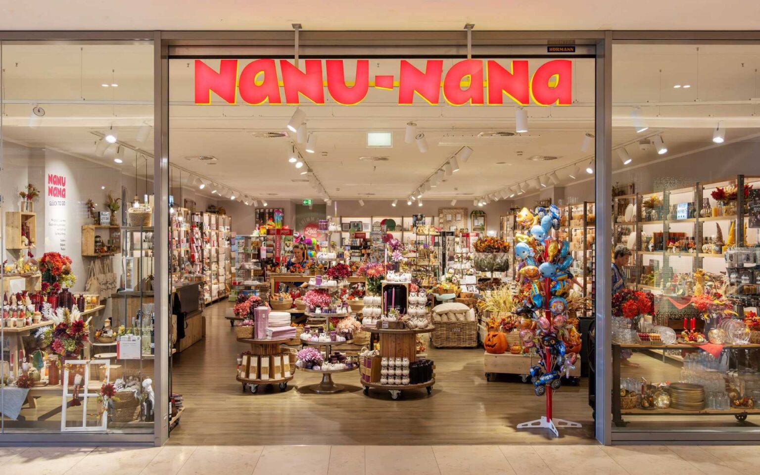 Nanu Nana in der ShopMall von außen