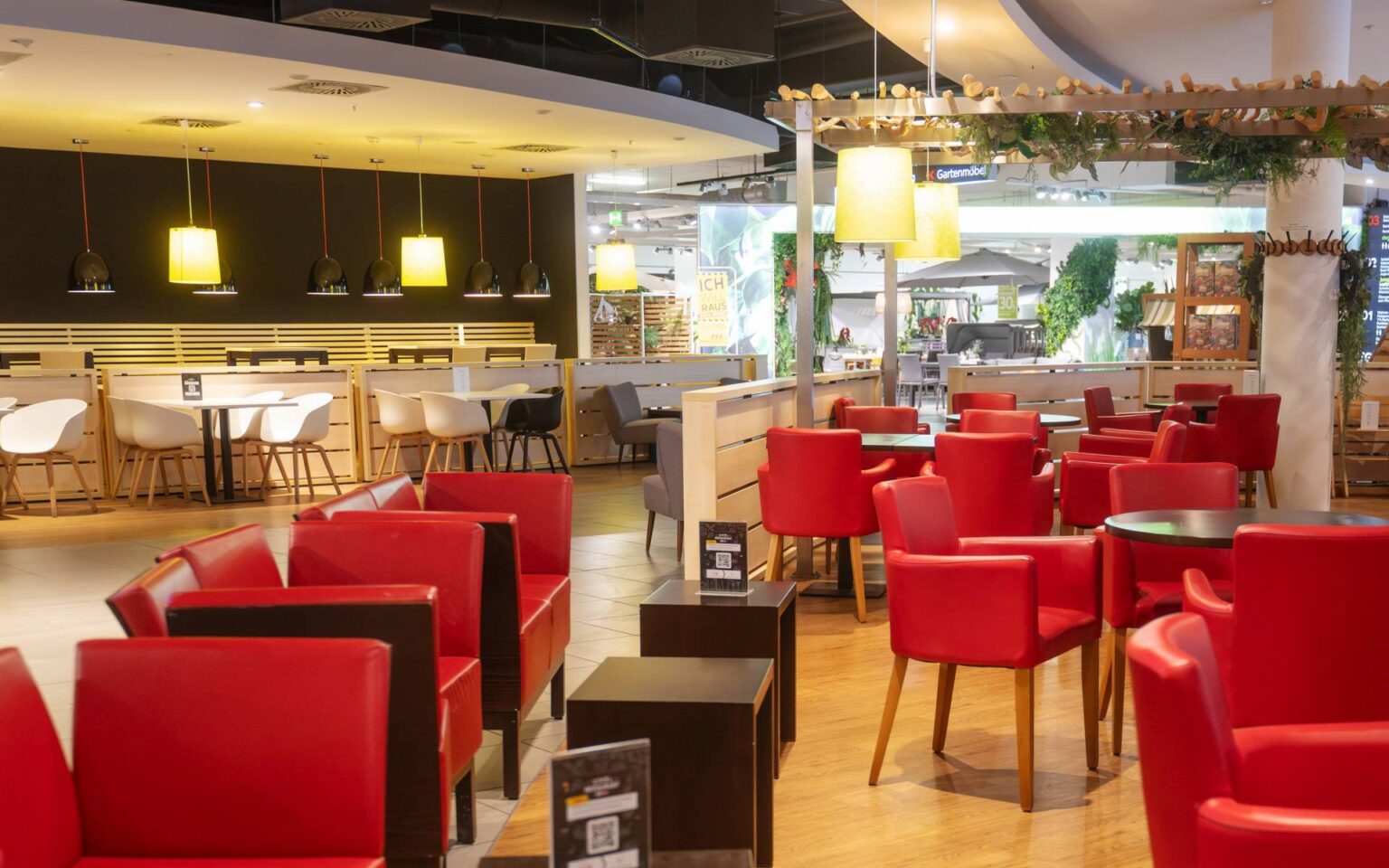XXXLutz Restaurant Sitzbereich